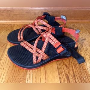 Kid’s Chacos Size 1